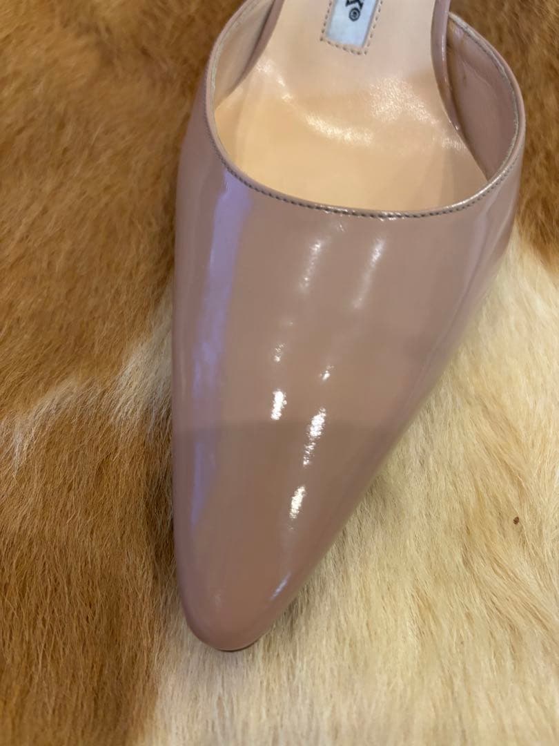 Manolo Blahnik ベージュ スリングバックパンプス
