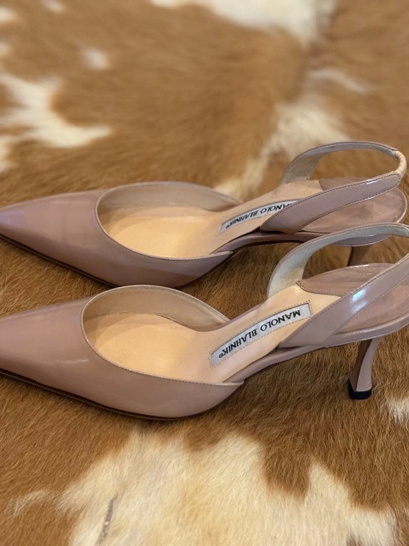 Manolo Blahnik ベージュ スリングバックパンプス