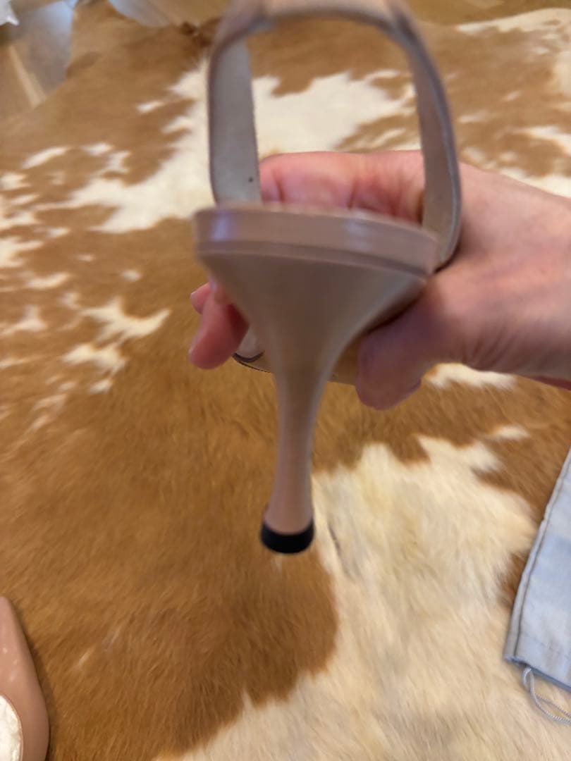 Manolo Blahnik ベージュ スリングバックパンプス