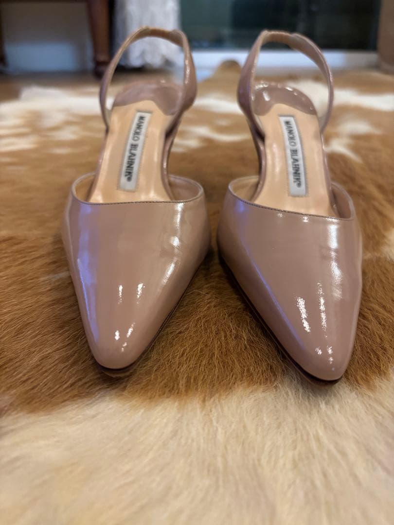 Manolo Blahnik ベージュ スリングバックパンプス