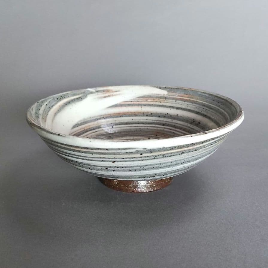 中里隆　唐津焼器(２ケ一括)　 唐津刷毛目碗、絵唐津四方鉢