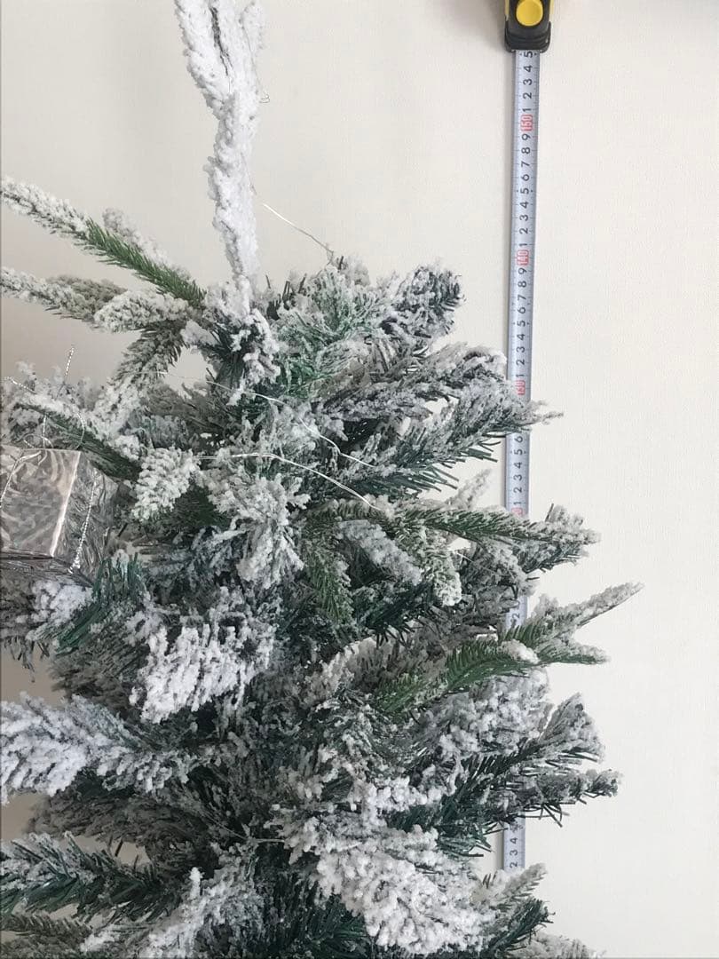 150cm 霧氷クリスマスツリー　雪付き　 濃い　緑　金色オーナメント付き