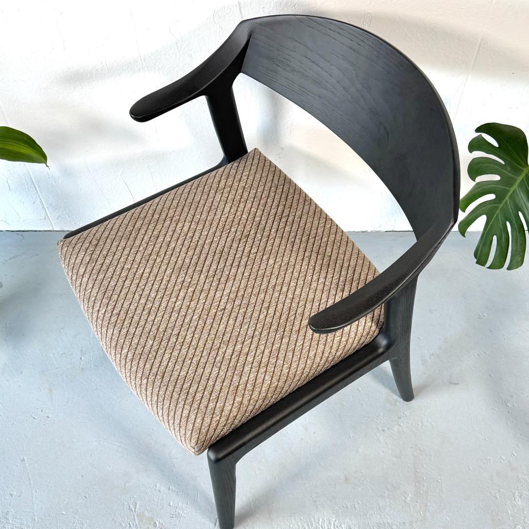 ①美品 ナガノインテリア DC354 ダイニングチェア 張座 ハンギング機能