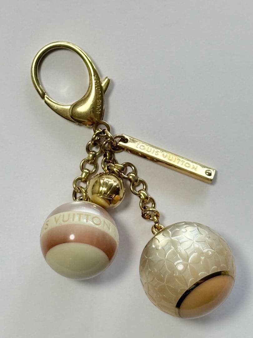 【美品】LOUIS VUITTON ルイヴィトン　キーホルダー　ロゴ　ピンク