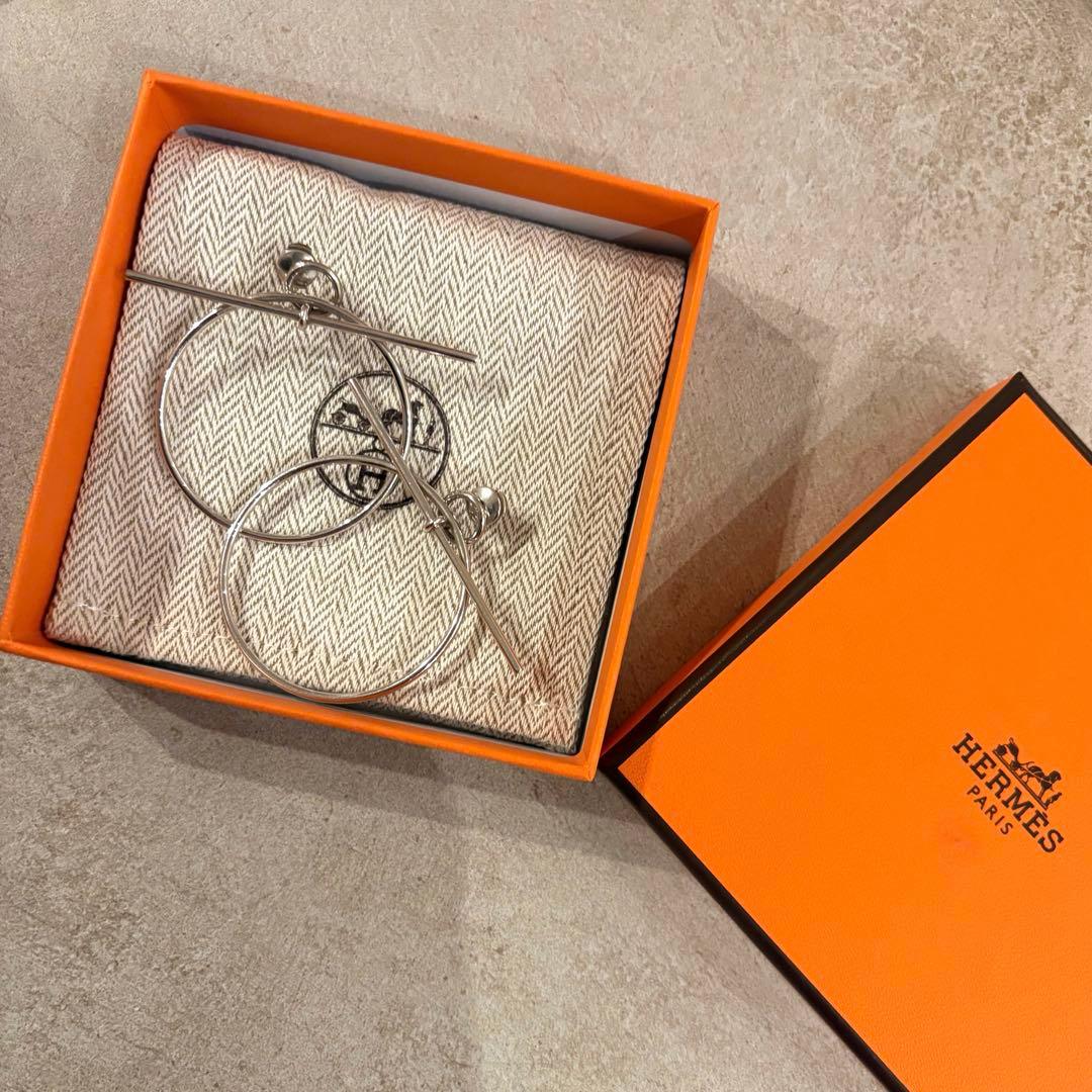 hermes エシャペ シルバーピアス