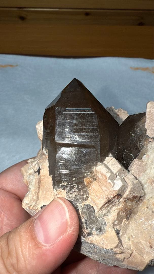 マスタークリスタル 完全天然物 山東省産モリオン ピンクカリ長石 造形美 原石