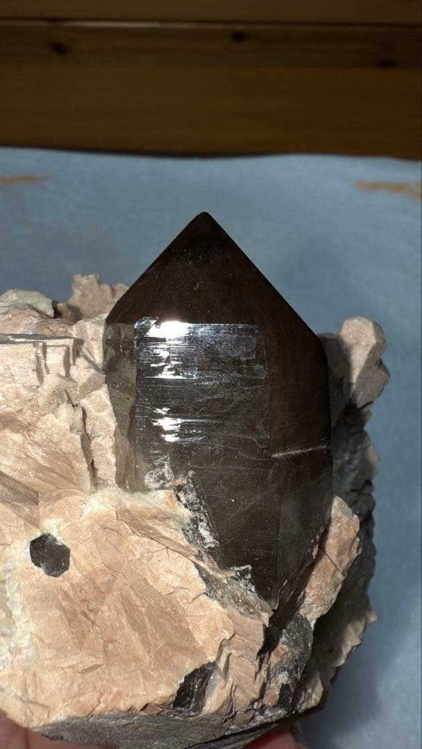 マスタークリスタル 完全天然物 山東省産モリオン ピンクカリ長石 造形美 原石