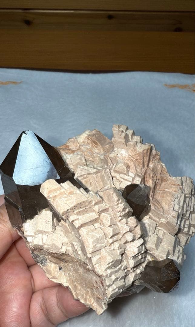 マスタークリスタル 完全天然物 山東省産モリオン ピンクカリ長石 造形美 原石