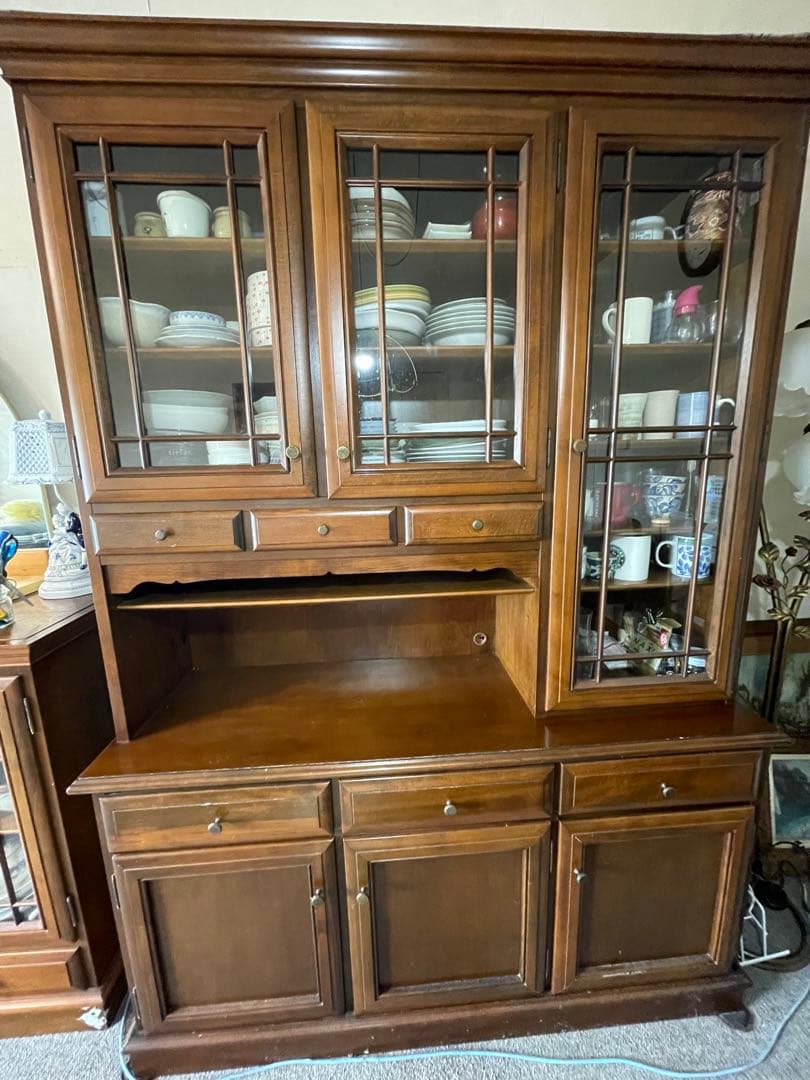 カリモク　食器棚