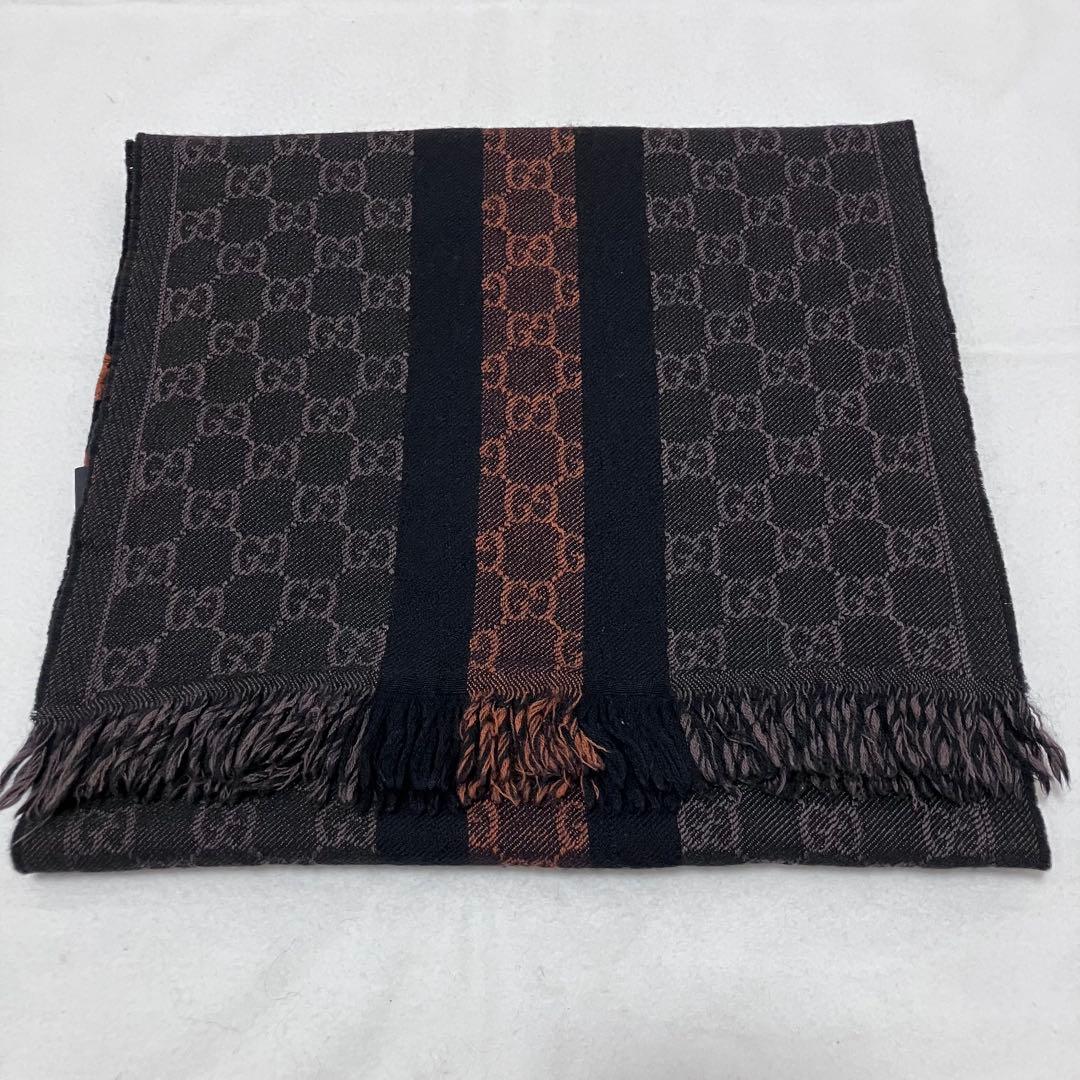 Gucci リバーシブル　マフラー