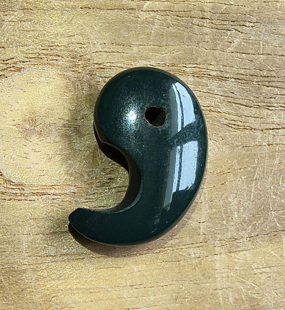 ★専用★天然石 出雲 碧玉 出雲石 青瑪瑙 勾玉 2cmと1.5cmの3個セット