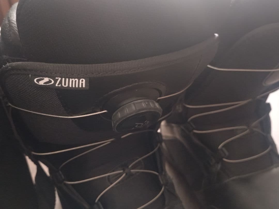 ともんべ　ZUMA スノーボードブーツ 手袋 バッグ付き