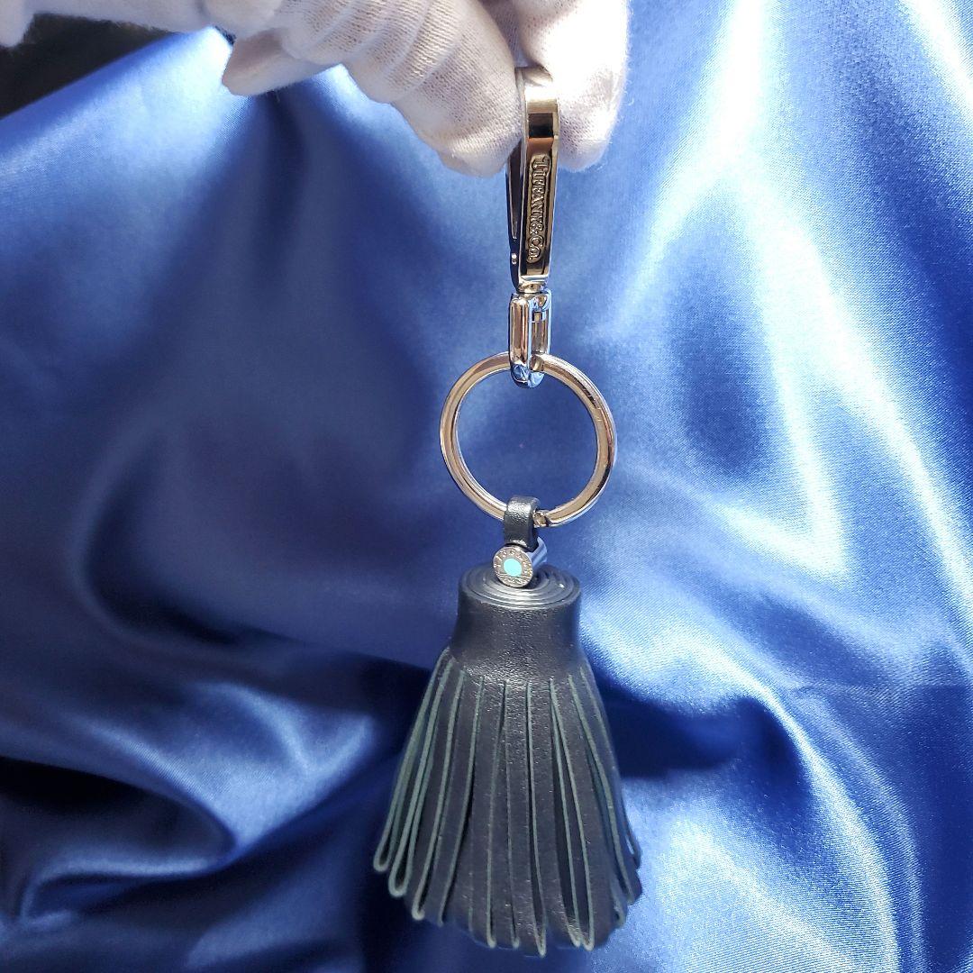 【美品】ティファニータッセルキーホルダー バッグチャーム 黒レザー〈K-004〉