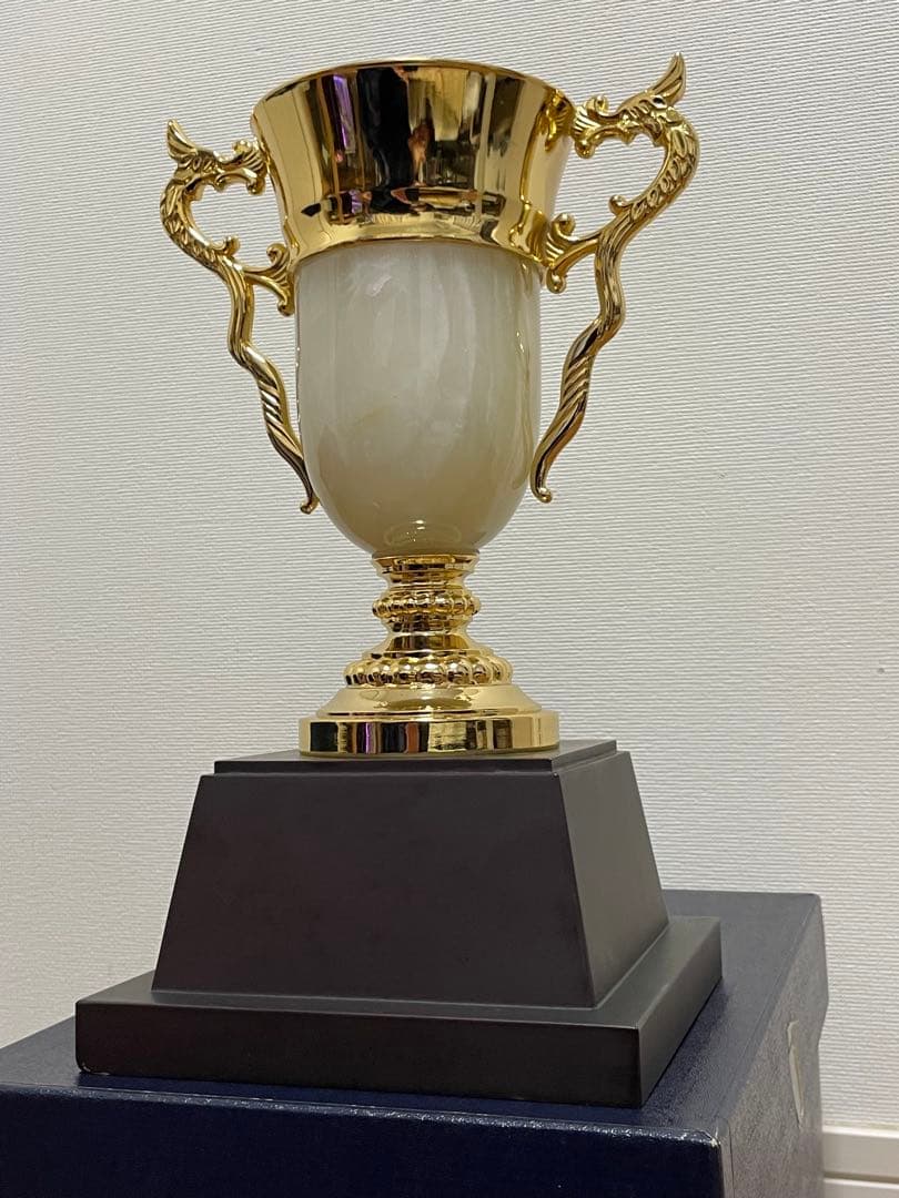 優勝カップ