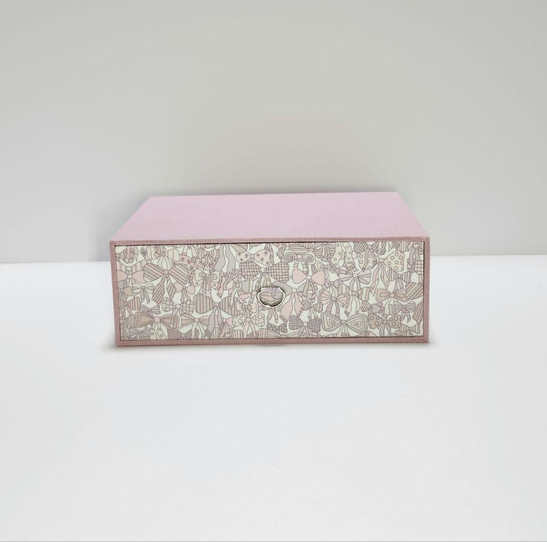 リバティ　ジェニーズリボンズのドールクローゼット