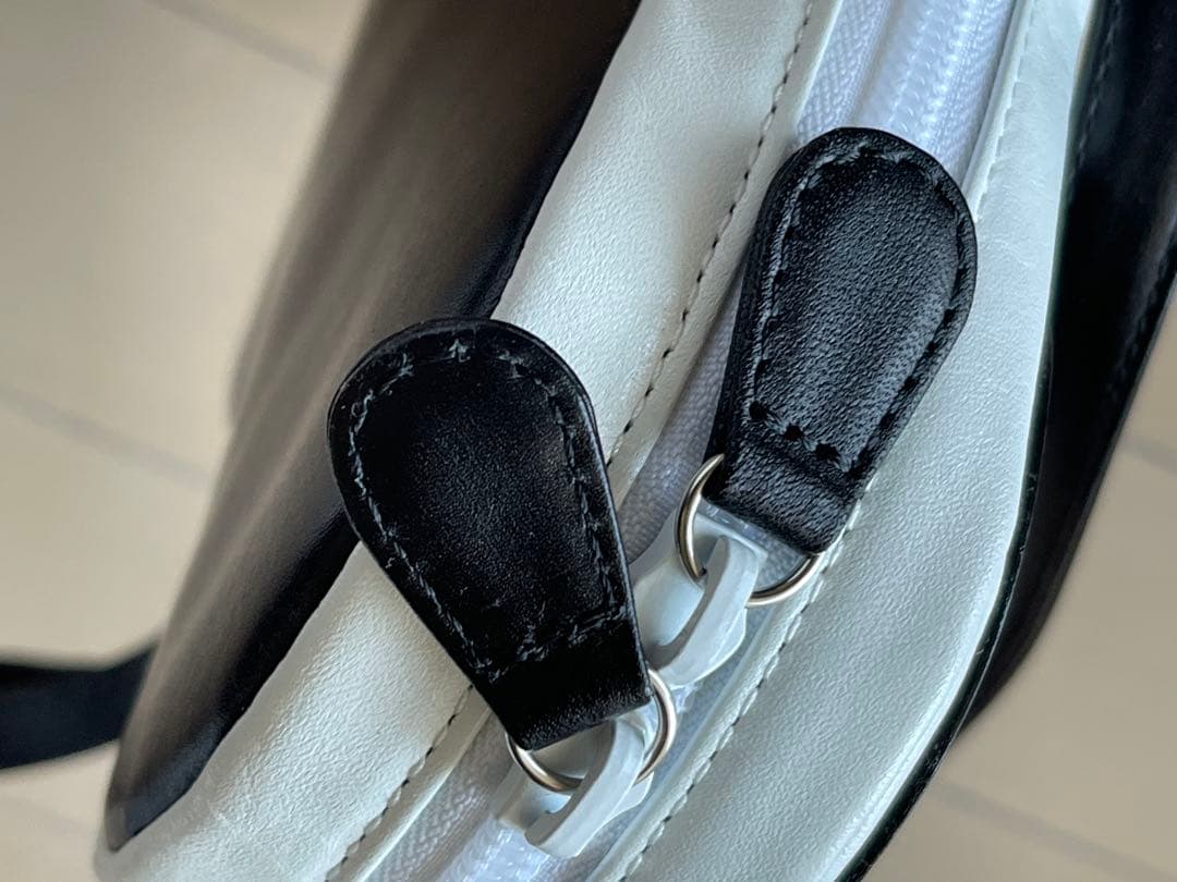 キタムラのSuicaペンギンレザーショルダーバッグ