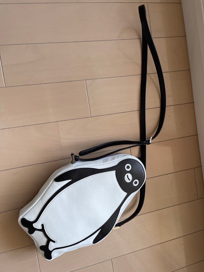 キタムラのSuicaペンギンレザーショルダーバッグ