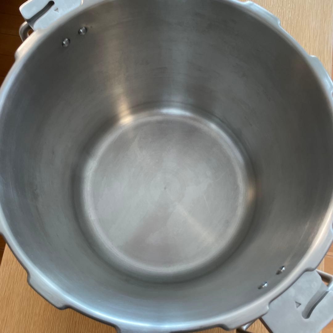 圧力鍋　美品　ワンダーシェフNPDC30 U09