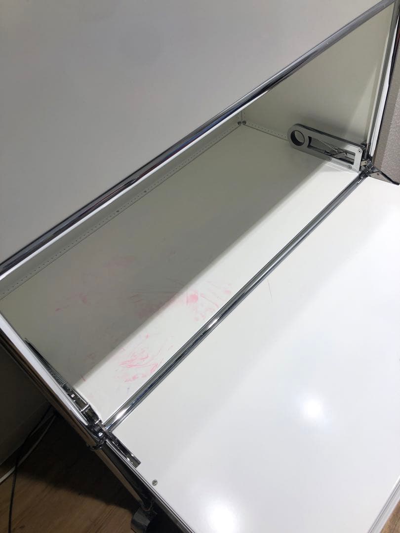 usm ハラー ホワイトキャビネット 4段収納 キャスター付き