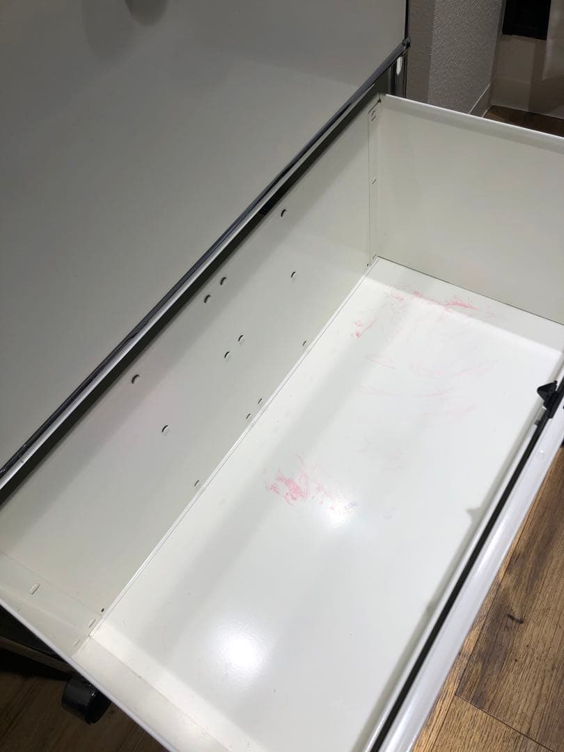 usm ハラー ホワイトキャビネット 4段収納 キャスター付き