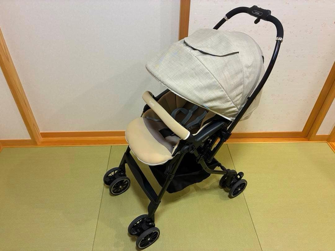 コンビ　メチャカルハンディ　オート4キャス　ベビーカー