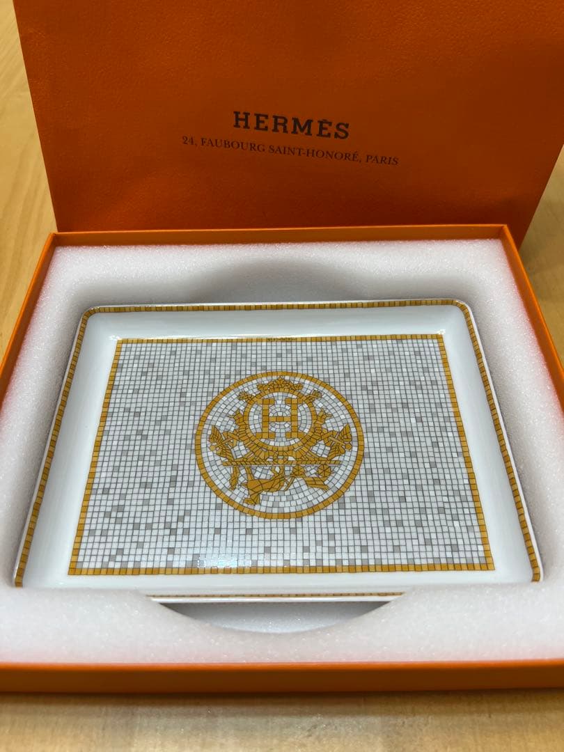 エルメスの　モザイク　24ゴールド スクエアプレート
