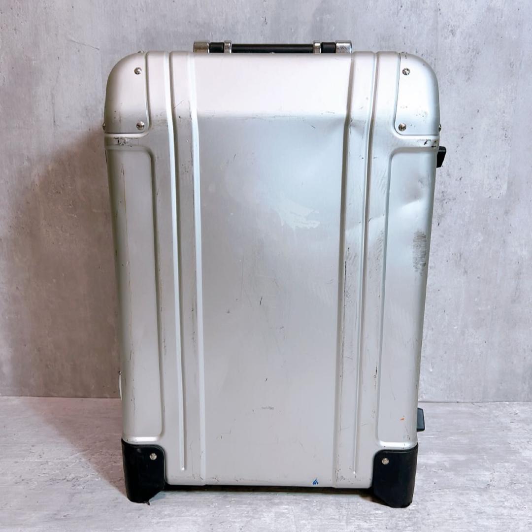 ゼロハリバートン シルバー スーツケース　アルミ　機内持ち込み用　2輪