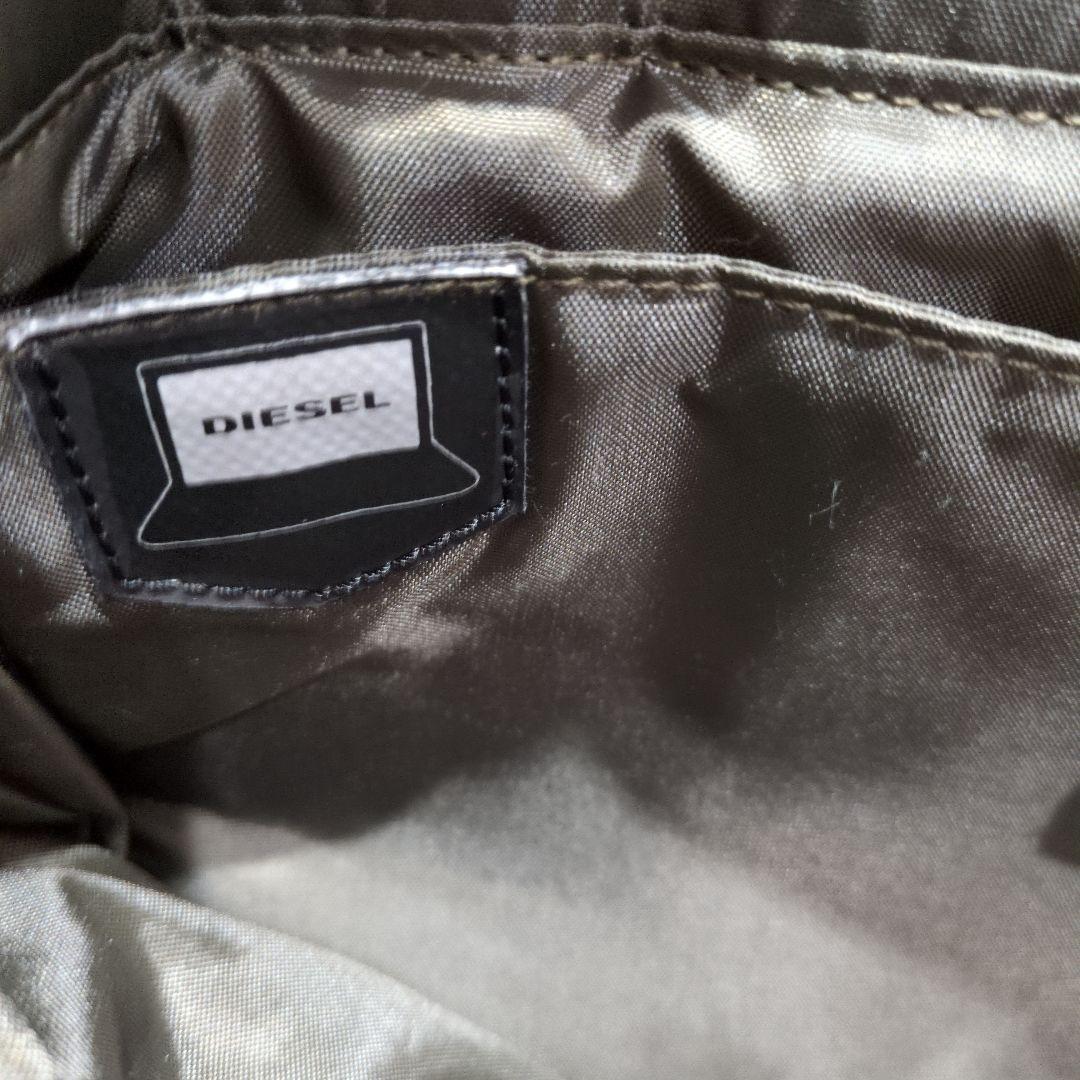【新生活に向けて】未使用　パソコン収納付きDIESEL メッセンジャーバッグ