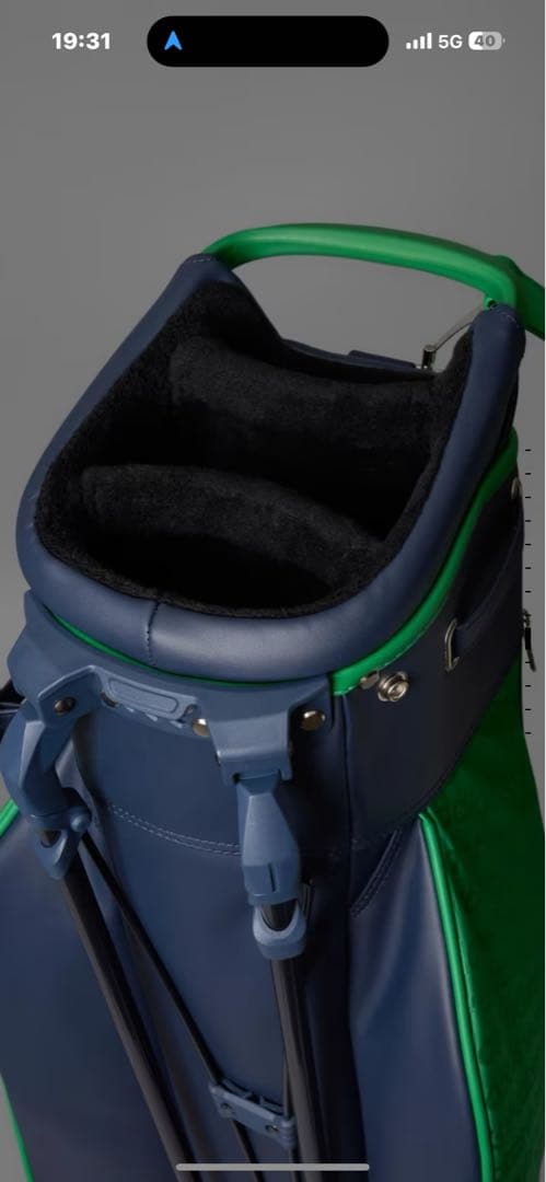 adidas コンパクトモノグラムスタンドバッグ