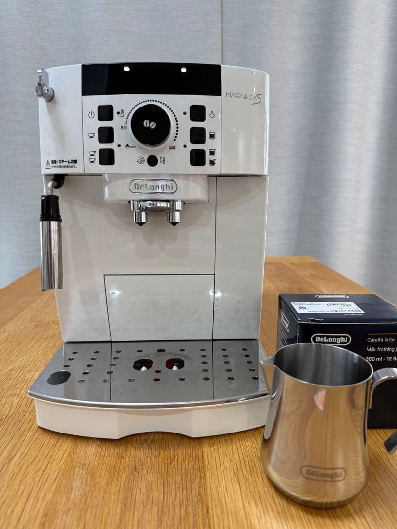 デロンギ　マグニフィカS ECAM22112W +ミルクジャグ350ml
