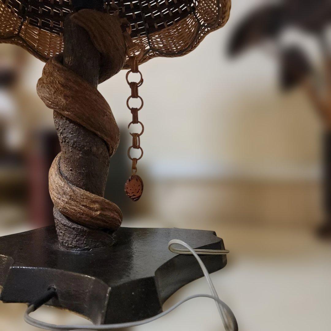 {森の贈り物}　アンティークフロアライト　藤つる木製スタンド　希少　骨董工芸品