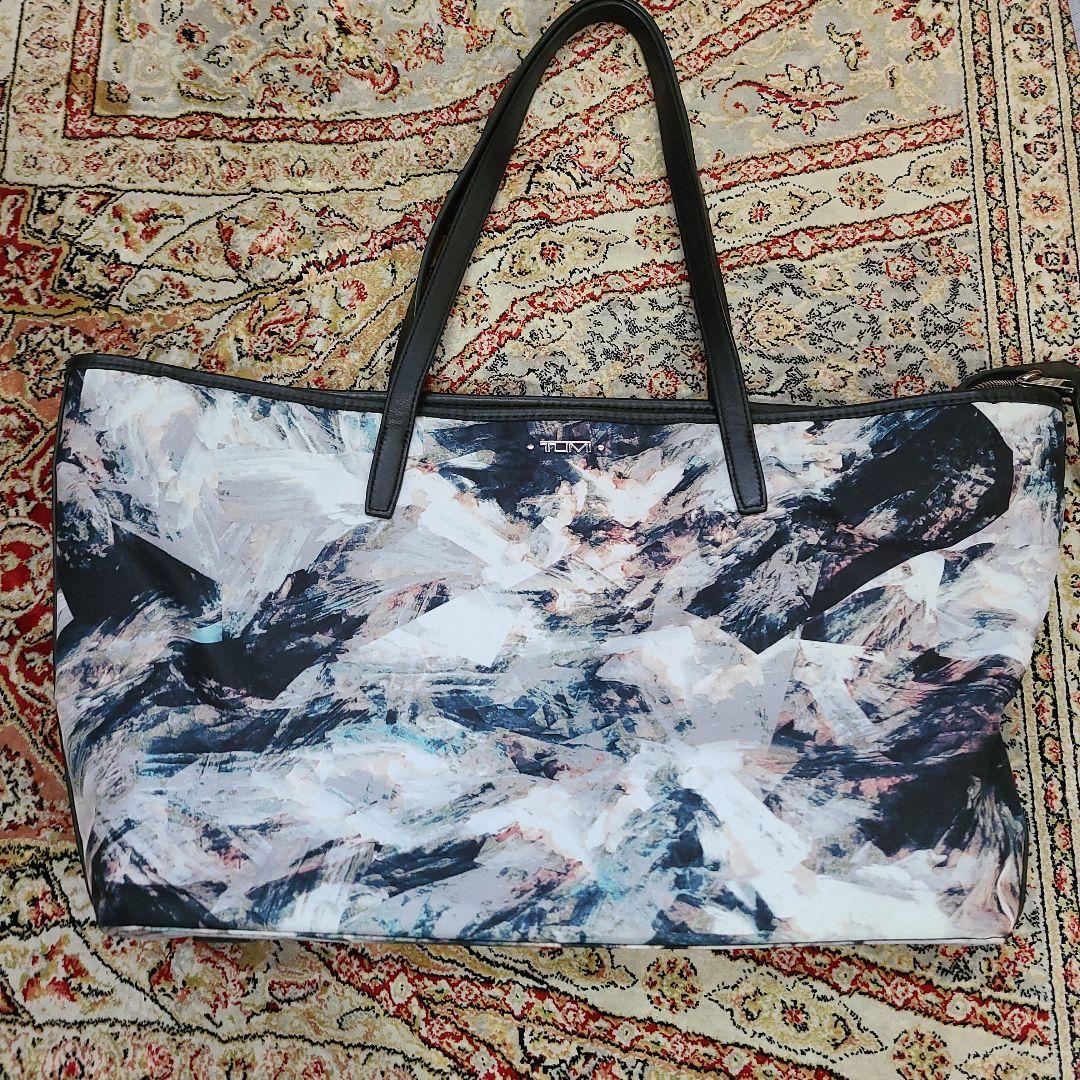 TUMI 抽象デザイン トートバッグ