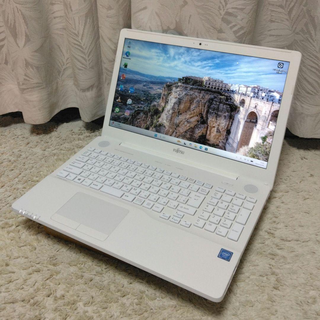 千57 特価 綺麗　直ぐに使える初期設定済み Office ノートパソコン