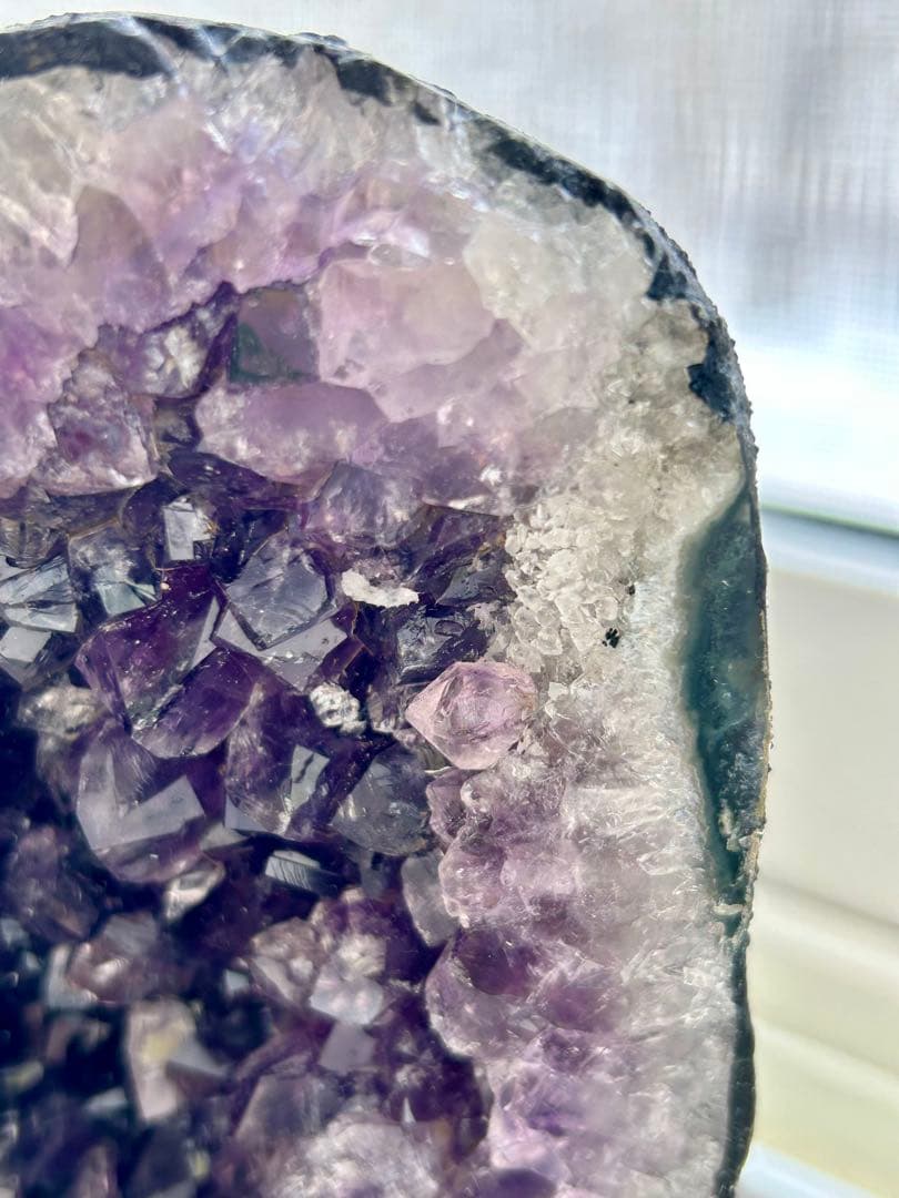 10%off SALEアメジストクラスター　ドーム　紫水晶　 天然石　１２６８g