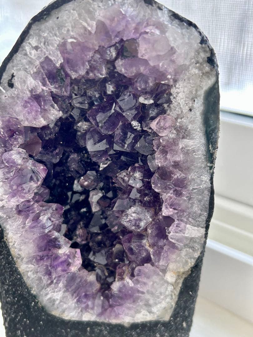 10%off SALEアメジストクラスター　ドーム　紫水晶　 天然石　１２６８g