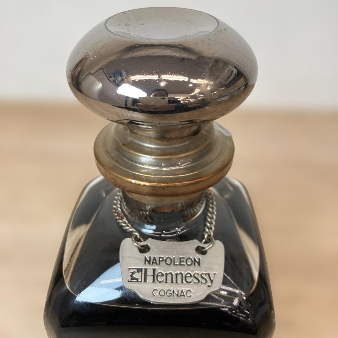 700mlブランデーHennessy Napoleon Silver Top