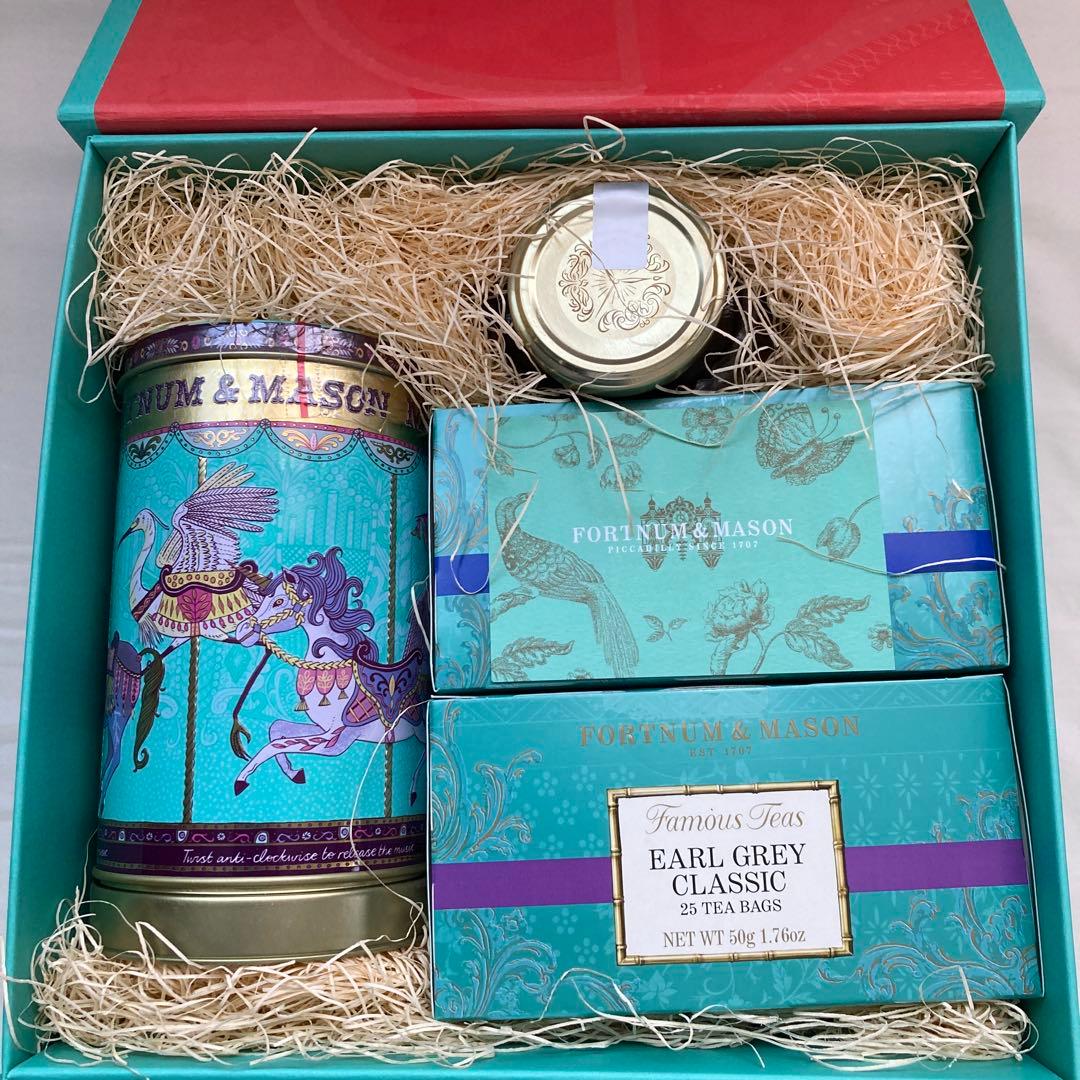 FORTNUM&MASON　紅茶、ママレードジャム、クッキー　ギフトセット