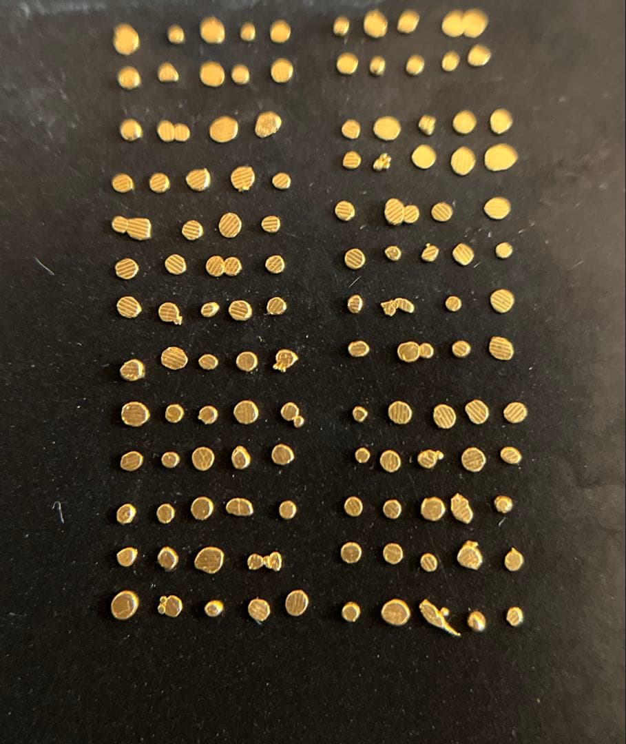 土肥金山砂金24K.純金130粒と石食い砂金！