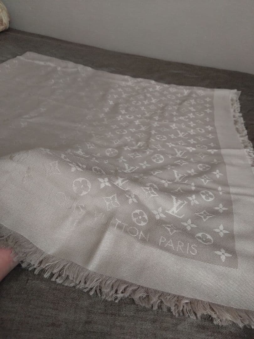 LOUIS VUITTON ショール・モノグラム