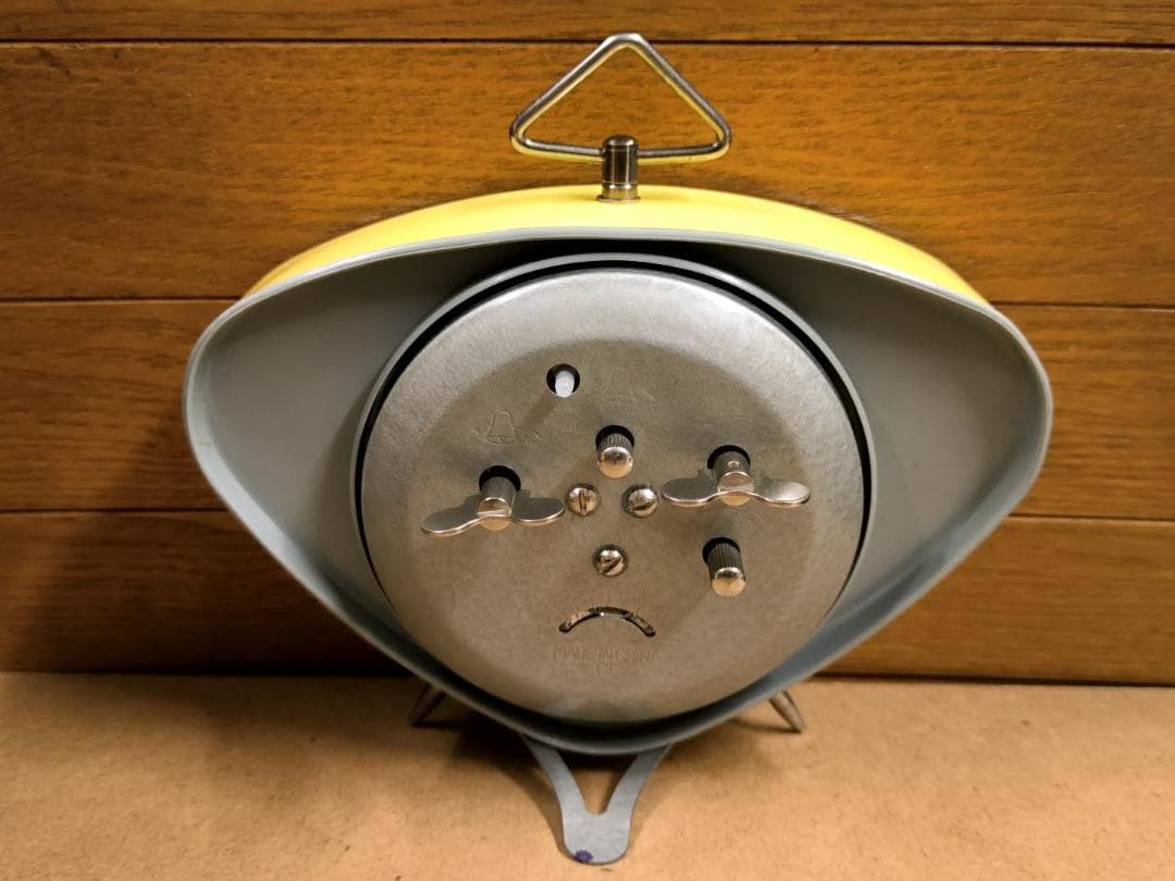 レトロ FOSSIL AMERICAN CLASSIC 手巻き式 目覚まし時計