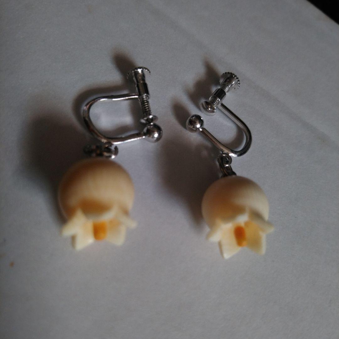 10mm x 10mm すずらんイヤリング