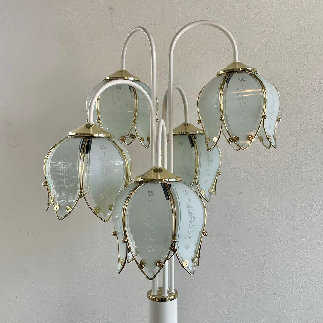 r197 クラシカルな雰囲気が素敵な花びら型シェードのフロアランプ