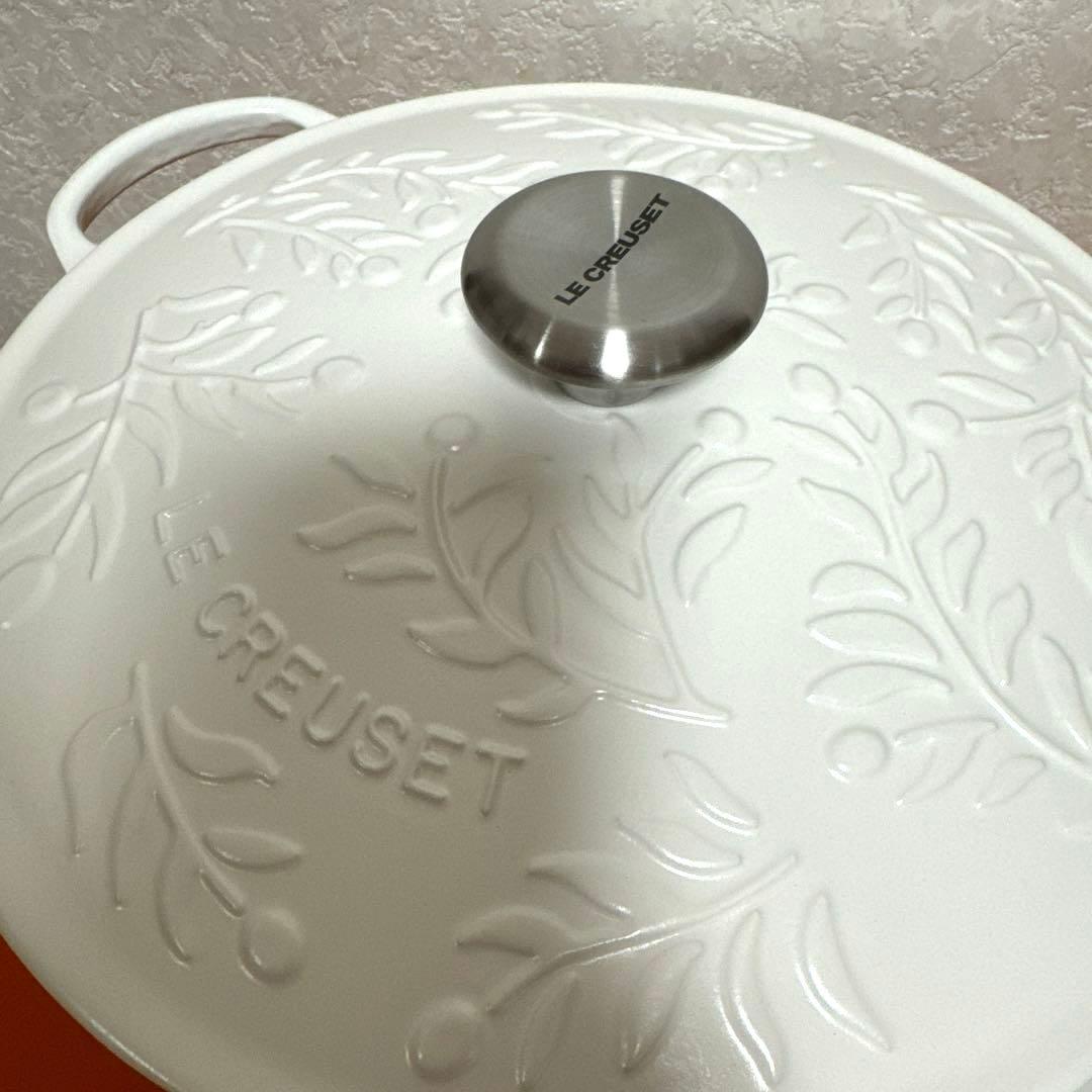 LE CREUSET 両手鍋 28cm コットン　オリーブ