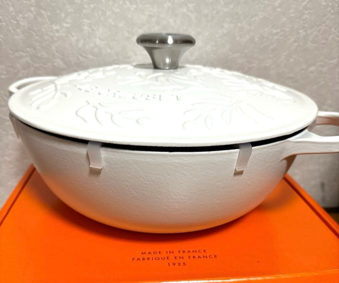 LE CREUSET 両手鍋 28cm コットン　オリーブ