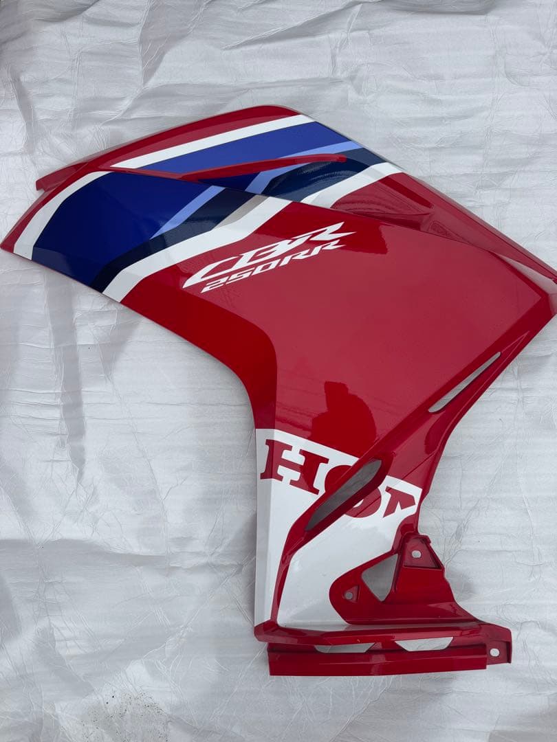 CBR250RR MC51 カウル　サイド　アッパー上側