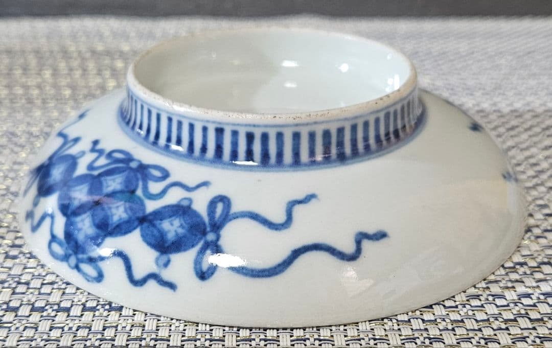 江戸時代末期～明治時代初期頃　後期色鍋島 色絵　唐草花文様　約12.5cm　小皿