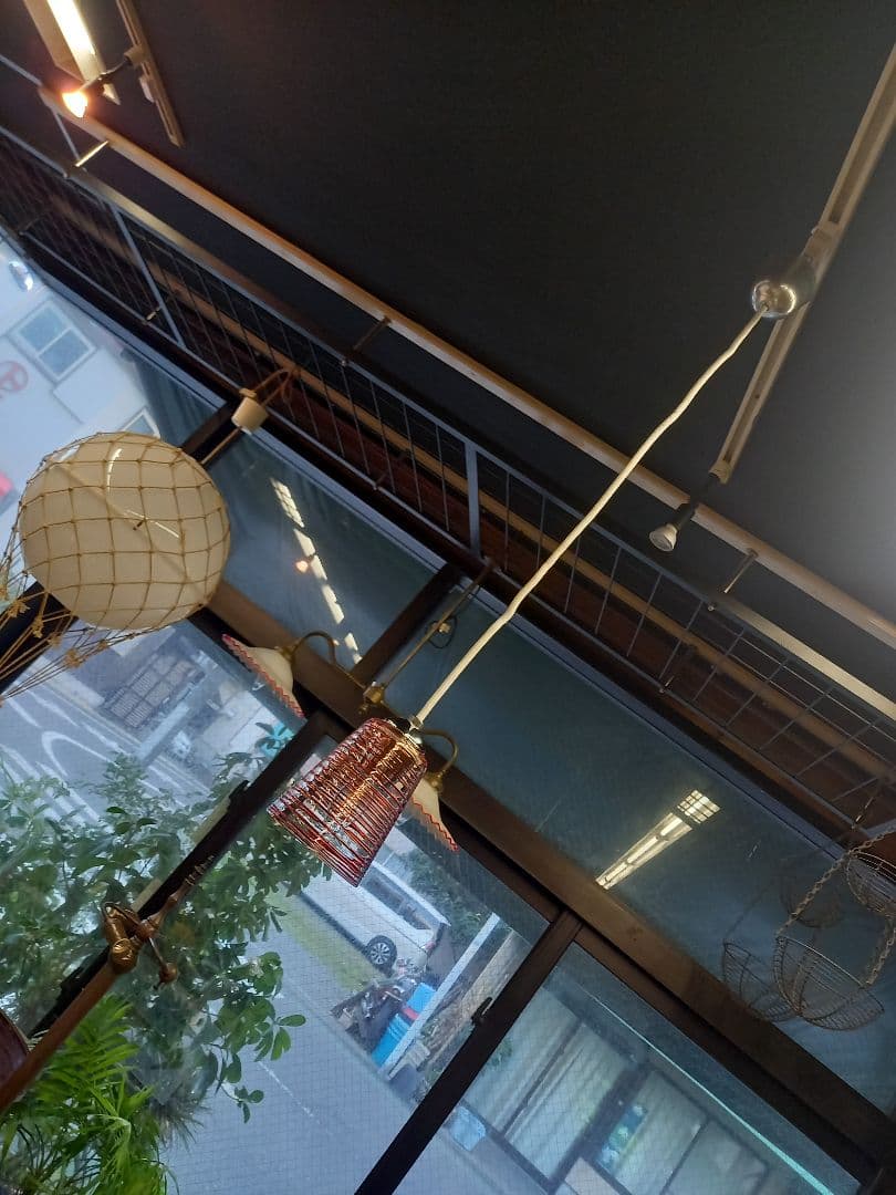 1980's　スペースエイジ　ヴィンテージ　螺旋模様　被せ硝子　吊り下げ　ランプ