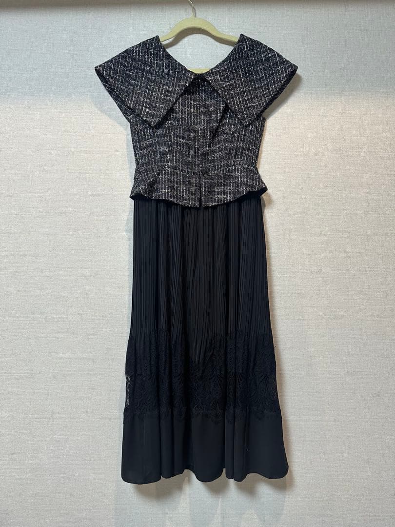 ワンピース Herlipto Siena Big Collar Pleated Dress