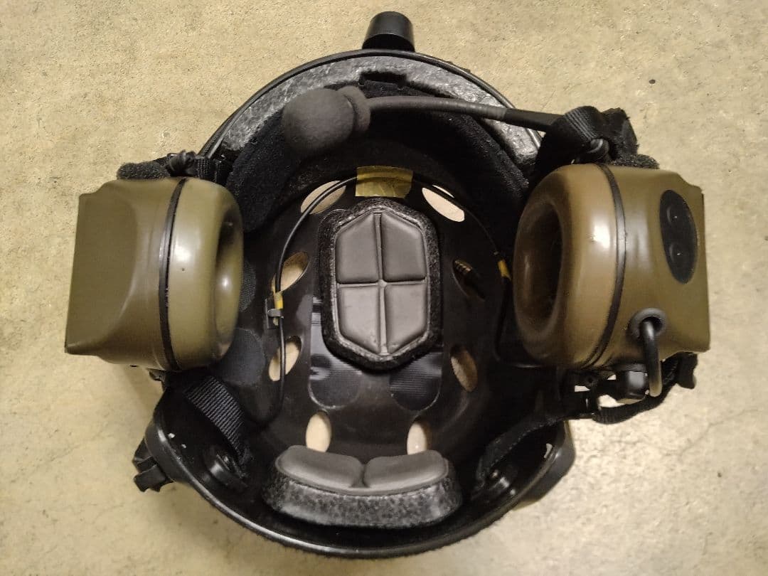 ブラックカラー装備