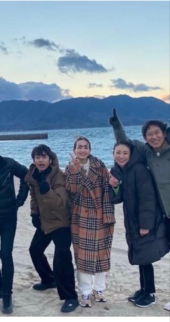 辻元舞さん着用アンユーズドチェックコート00